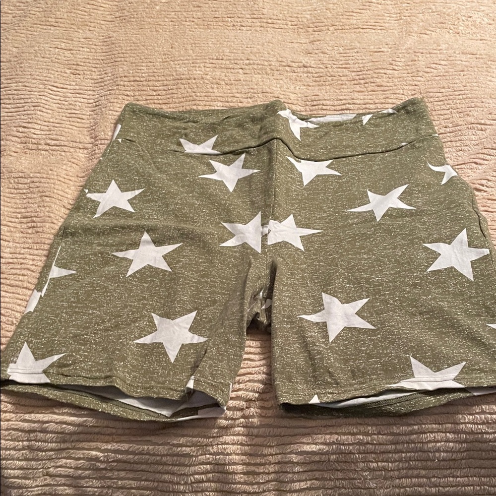 LuLaRoe Green Star-Patterned Bike Shorts